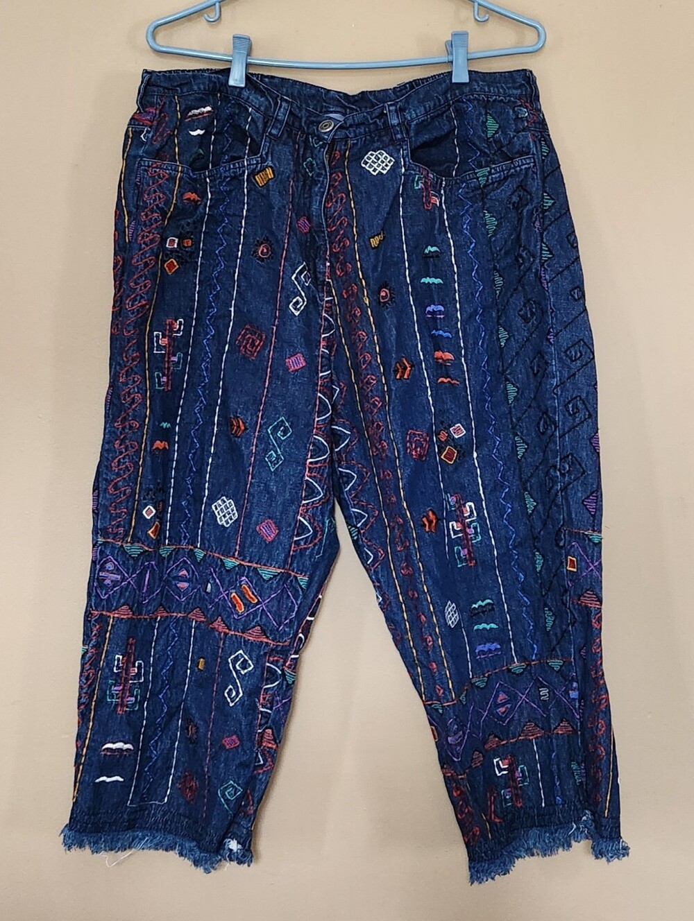 Liz And Me Aztec Geometric Embroidered Denim Capris Elastic Waist Size 16